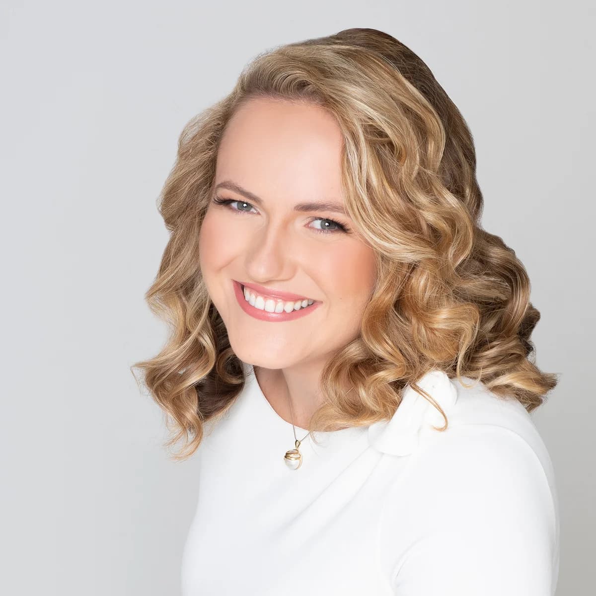 Elizabeth Hoffmann - Founder & Broker